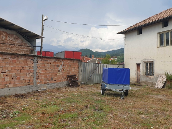 Промишлена сграда в с. Долно Драглище, Област Благоевград - 700 кв.м за 98 €/кв.м - Снимка #1