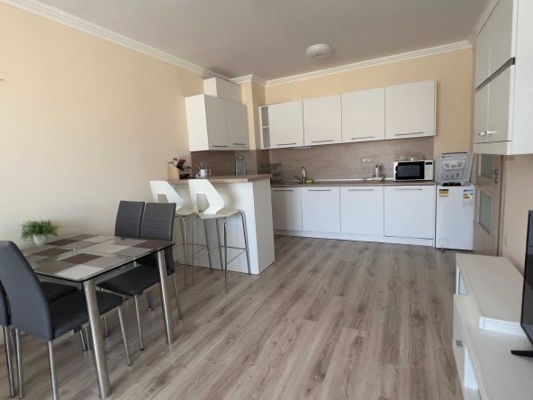 Дава се под наем Двустаен апартамент в Варна, Аспарухово - 65 кв.м за 750 € - Снимка #1