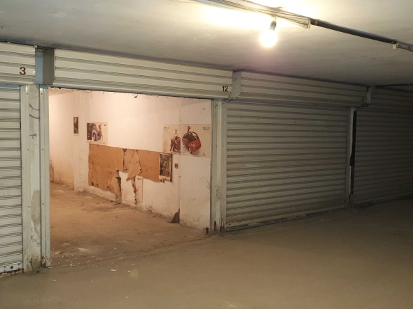 Гараж / Паркомясто в София, Борово - 22 кв.м за 7 €/кв.м - Снимка #1