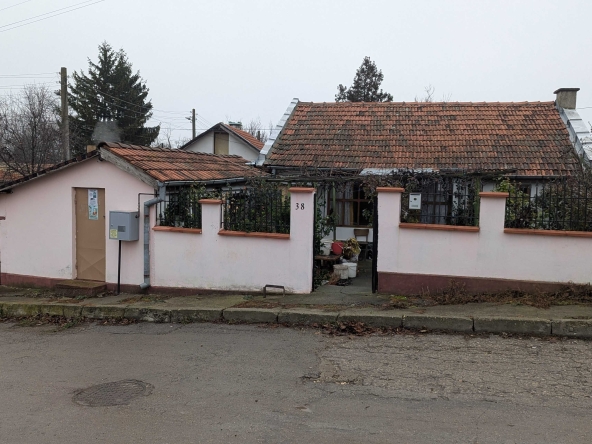 Къща в Добрич, Автогара - 110 кв.м за 410 €/кв.м - Снимка #1