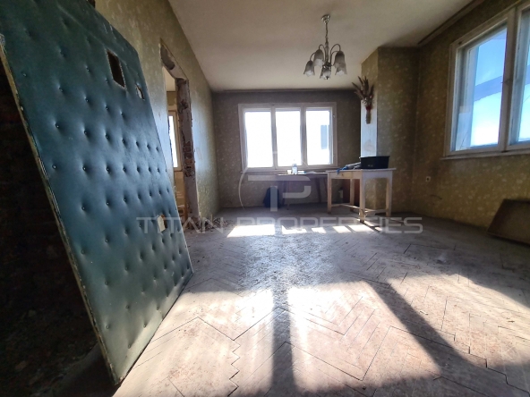 Тристаен апартамент в Пловдив, Съдийски - 68 кв.м за 1383 €/кв.м - Снимка #1