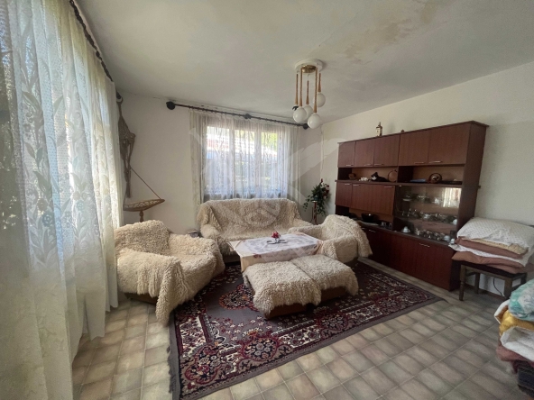 Къща в с. Забърдо, Област Смолян - 279 кв.м за 132 €/кв.м - Снимка #1