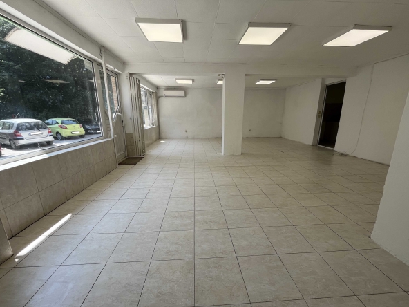 Дава се под наем Магазин в Варна, Трошево - 61 кв.м за 510 € - Снимка #1