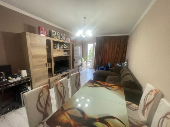 Тристаен апартамент в Плевен, Сторгозия - 75 кв.м за 1500 €/кв.м - Снимка #1