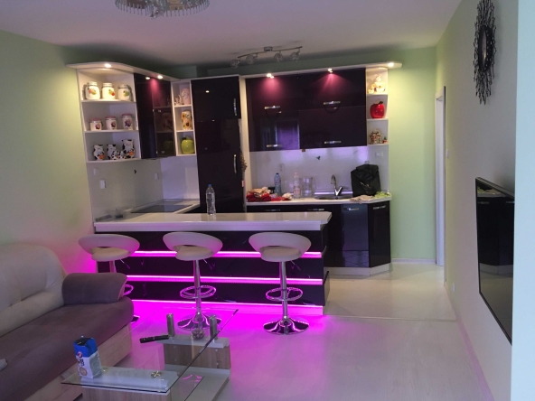 Дава се под наем Тристаен апартамент в Хасково, Орфей - 68 кв.м за 561 € - Снимка #1