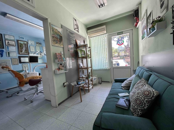 Магазин в Пловдив, Южен - 38 кв.м за 2106 €/кв.м - Снимка #1