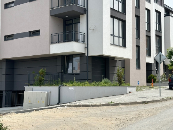 Дава се под наем Гараж / Паркомясто в София, Изгрев - 23 кв.м за 510 € - Снимка #1