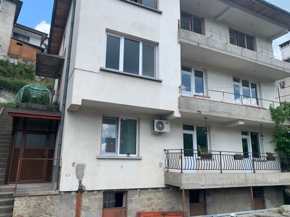 Етаж от къща в Смолян, Устово - 93 кв.м за 785 €/кв.м - Снимка #1