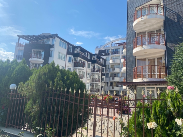 Многостаен апартамент в Свети Влас - 57 кв.м за 1141 €/кв.м - Снимка #1