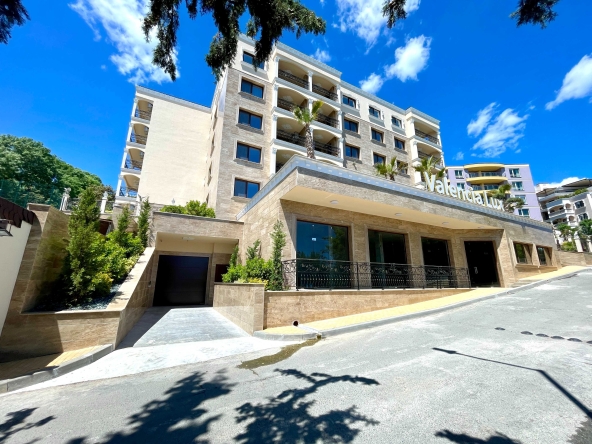 Тристаен апартамент в Несебър - 120 кв.м за 3075 €/кв.м - Снимка #1