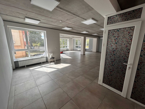 Дава се под наем Офис в София, Овча купел - 106 кв.м за 550 € - Снимка #1