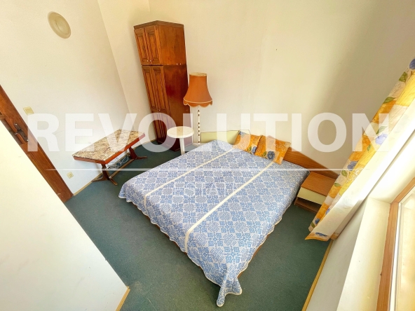 Дава се под наем Двустаен апартамент в к.к. Св.Св. Константин и Елена - 50 кв.м за 400 € - Снимка #1