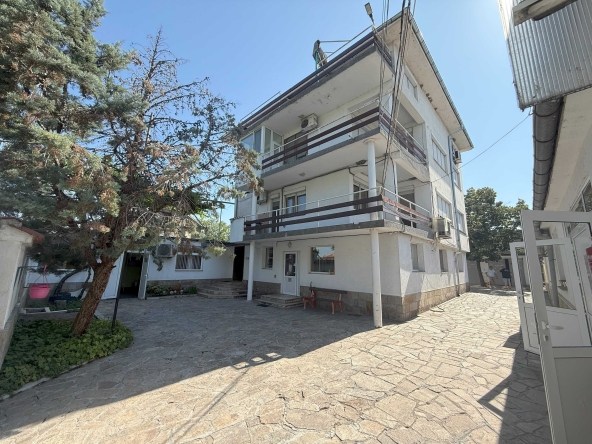 Къща в с. Скутаре, Област Пловдив - 659 кв.м за 881 €/кв.м - Снимка #1