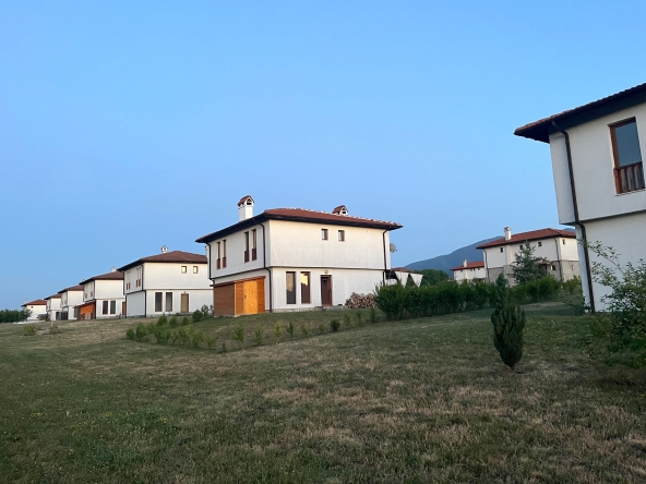 Двустаен апартамент в Долна баня - 65 кв.м за 1280 €/кв.м - Снимка #1