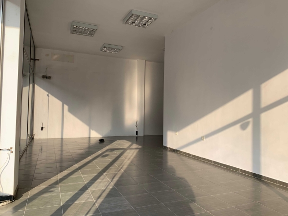 Дава се под наем Офис в Пловдив, Христо Смирненски - 48 кв.м за 382.5 € - Снимка #1