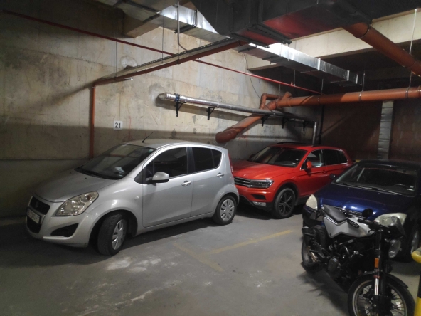 Дава се под наем Гараж / Паркомясто в Варна, Център - 35 кв.м за 204 € - Снимка #1