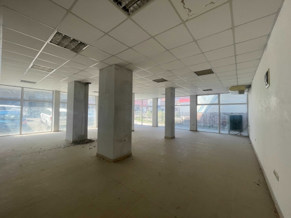 Дава се под наем Магазин в Габрово, Център - 229 кв.м за 765 € - Снимка #1