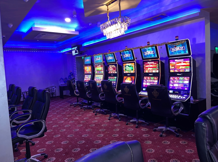 Хотел в Свиленград - 900 кв.м за 5000 €/кв.м - Снимка #1