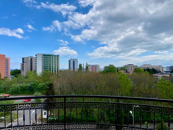 Двустаен апартамент в к.к. Слънчев бряг - 250 кв.м за 1213 €/кв.м - Снимка #1