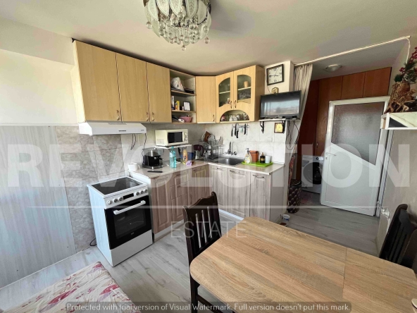 Двустаен апартамент в Варна, Център - 60 кв.м за 1834 €/кв.м - Снимка #1