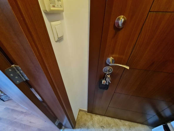 Дава се под наем Двустаен апартамент в Варна, Левски - 52 кв.м за 331.5 € - Снимка #1