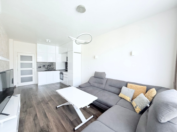 Дава се под наем Двустаен апартамент в София, Витоша - 70 кв.м за 61.2 € - Снимка #1