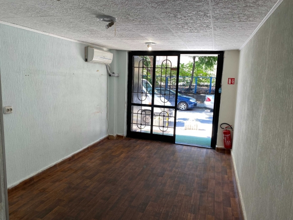 Дава се под наем Гараж / Паркомясто в Варна, Окръжна болница - 18 кв.м за 35700 € - Снимка #1