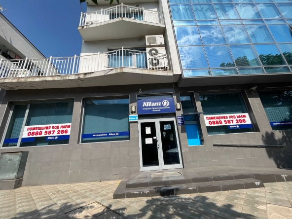 Дава се под наем Магазин в Казанлък - 330 кв.м за 510 € - Снимка #1