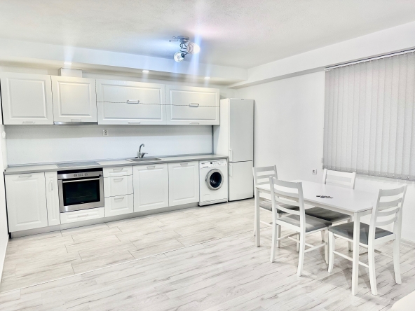 Дава се под наем Тристаен апартамент в Асеновград - 86 кв.м за 408 € - Снимка #1