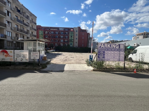 Дава се под наем Гараж / Паркомясто в к.к. Слънчев бряг - 1200 кв.м за 7650 € - Снимка #1