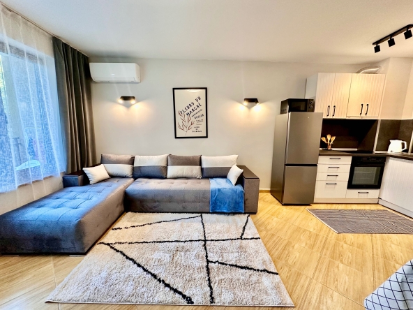 Дава се под наем Тристаен апартамент в к.к. Слънчев бряг - 110 кв.м за 600 € - Снимка #1