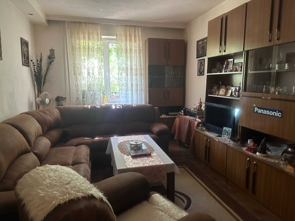 Тристаен апартамент в София, Лагера - 102 кв.м за 3040 €/кв.м - Снимка #1