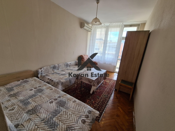 Дава се под наем Двустаен апартамент в Пловдив, Център - 90 кв.м за 306 € - Снимка #1