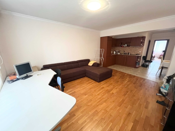 Тристаен апартамент в Казанлък - 95 кв.м за 1530 €/кв.м - Снимка #1