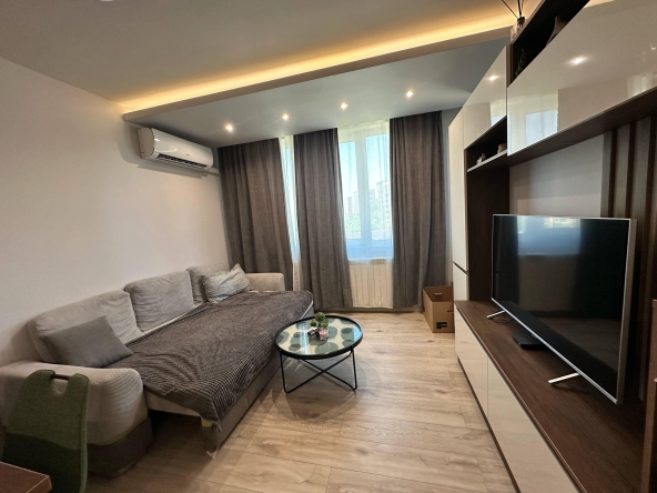 Двустаен апартамент в София, Студентски град - 50 кв.м за 4200 €/кв.м - Снимка #1