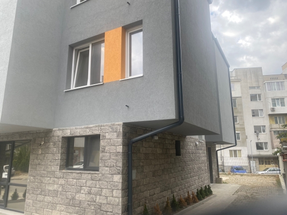 Дава се под наем Гараж / Паркомясто в Варна, Владислав Варненчик - 14 кв.м за 50.49 € - Снимка #1