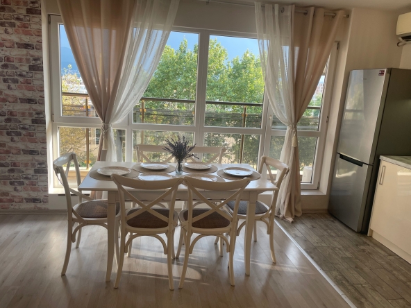 Дава се под наем Тристаен апартамент в Пловдив, Коматевски възел - 80 кв.м за 510 € - Снимка #1