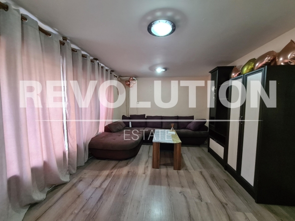 Дава се под наем Двустаен апартамент в Пловдив, Кършияка - 55 кв.м за 357 € - Снимка #1