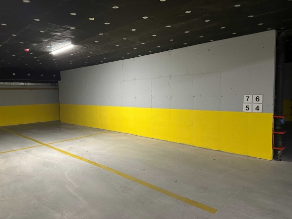 Дава се под наем Гараж / Паркомясто в София, Малинова долина - 28 кв.м за 178.5 € - Снимка #1