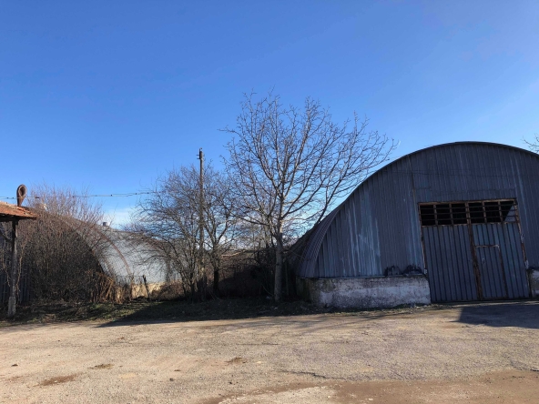 Промишлена сграда в София, Кръстова вада - 2400 кв.м за 167 €/кв.м - Снимка #1