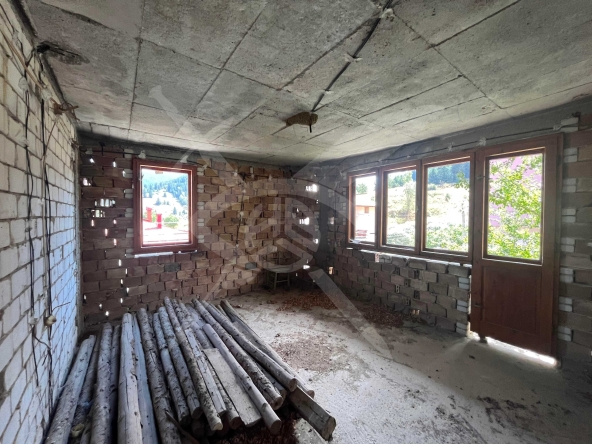 Къща в Чепеларе - 470 кв.м за 160 €/кв.м - Снимка #1