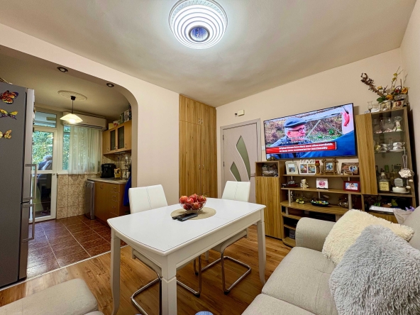 Тристаен апартамент в Варна, Лятно кино Тракия - 90 кв.м за 2623 €/кв.м - Снимка #1