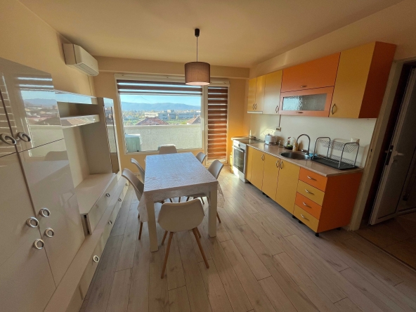 Тристаен апартамент в Казанлък - 72 кв.м за 1049 €/кв.м - Снимка #1