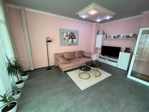 Тристаен апартамент в Казанлък - 100 кв.м за 1520 €/кв.м - Снимка #1