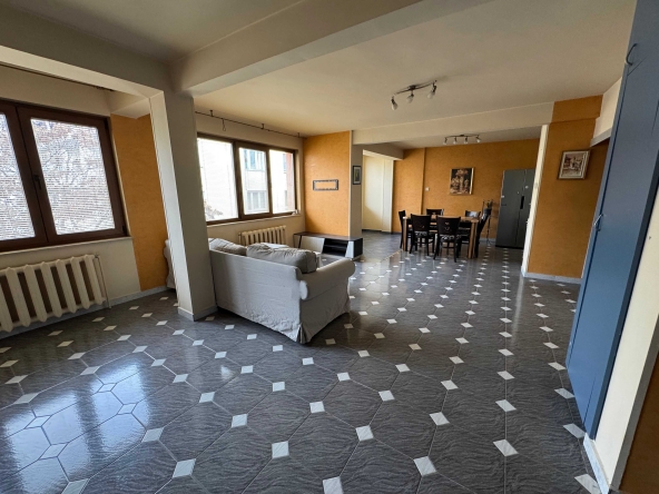 Дава се под наем Тристаен апартамент в София, Лозенец - 110 кв.м за 990 € - Снимка #1