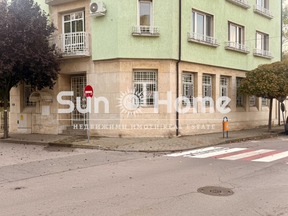 Дава се под наем Офис в Свиленград - 168 кв.м за 428.4 € - Снимка #1