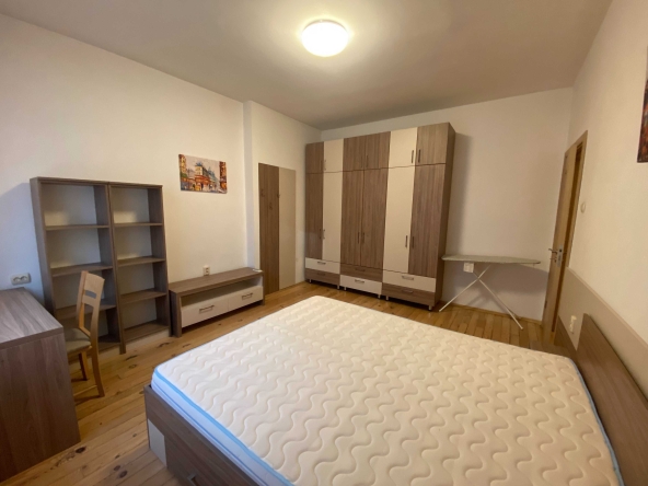 Дава се под наем Тристаен апартамент в София, Център - 70 кв.м за 680 € - Снимка #1