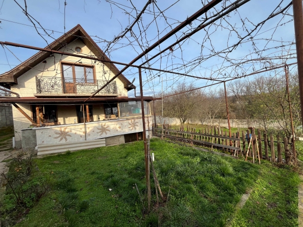 Къща в Казанлък - 100 кв.м за 765 €/кв.м - Снимка #1