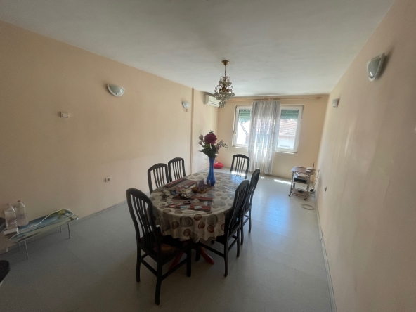 Тристаен апартамент в Плевен, 9-ти квартал - 79 кв.м за 775 €/кв.м - Снимка #1