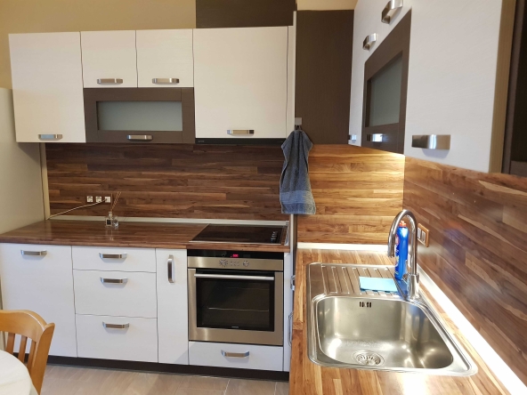 Дава се под наем Тристаен апартамент в Варна, Левски - 83 кв.м за 528.87 € - Снимка #1